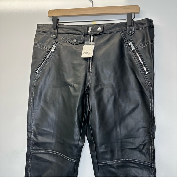 Free People Black Vegan Leather High-Rise Biker Pants Size 14 NEW - Picture 3 of 12